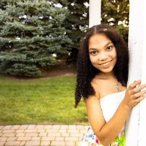 Meet your Posher, Chariel